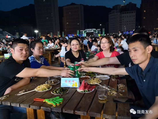 好嗨喲！隴南第一屆青島啤酒節(jié)開幕啦，為期8天